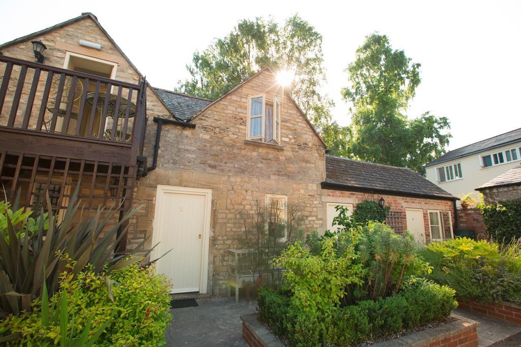 The Talbot Inn Cirencester Extérieur photo