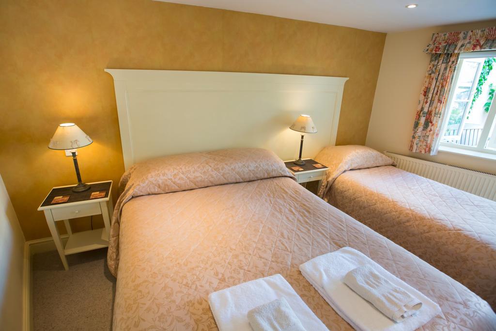 The Talbot Inn Cirencester Extérieur photo