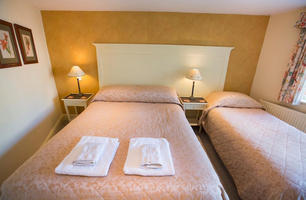 The Talbot Inn Cirencester Extérieur photo
