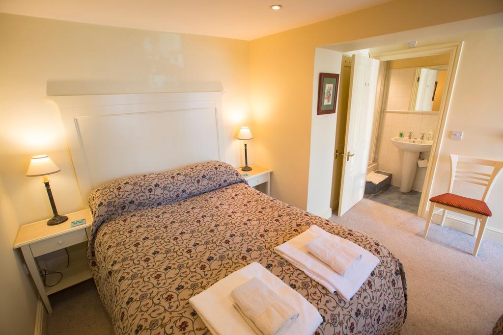 The Talbot Inn Cirencester Extérieur photo