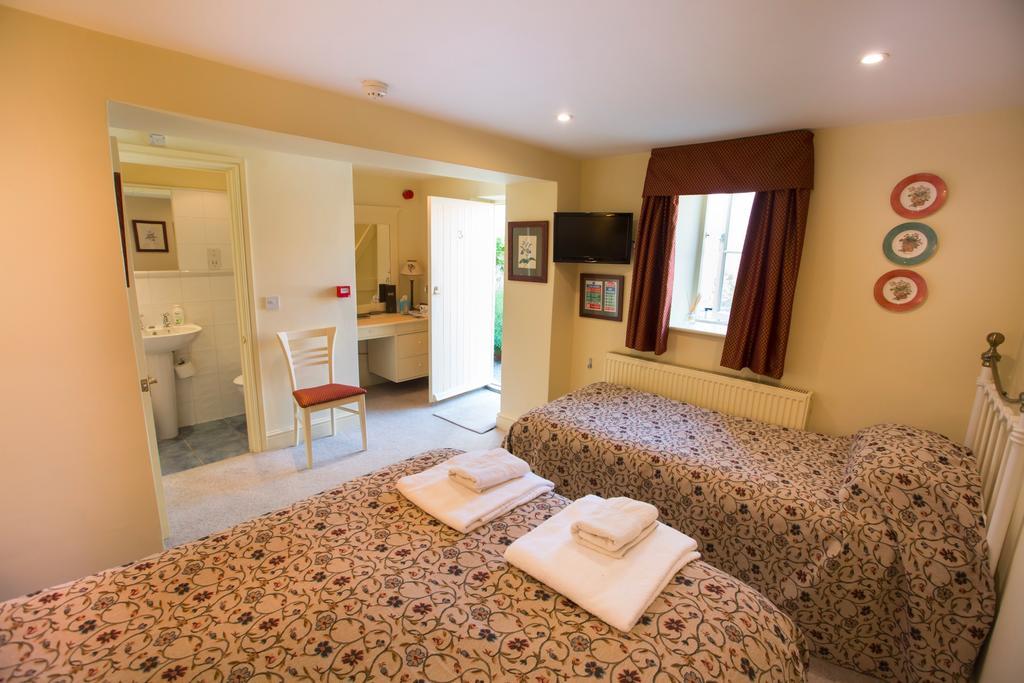 The Talbot Inn Cirencester Extérieur photo