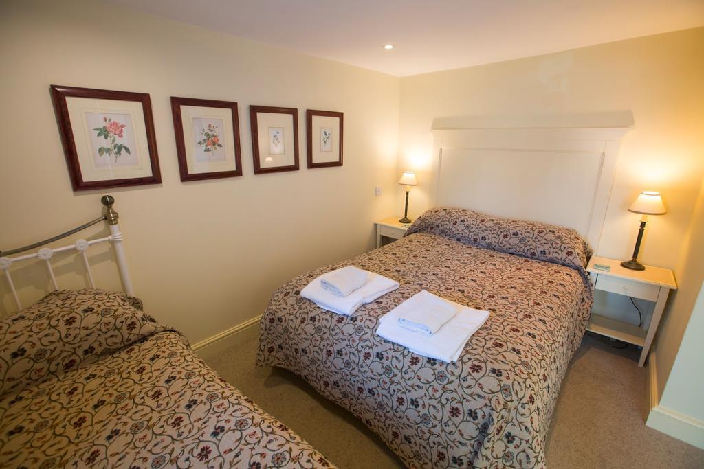 The Talbot Inn Cirencester Extérieur photo