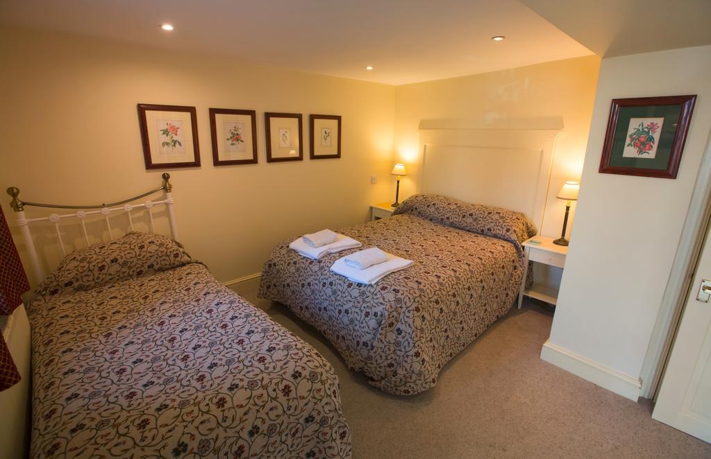 The Talbot Inn Cirencester Extérieur photo