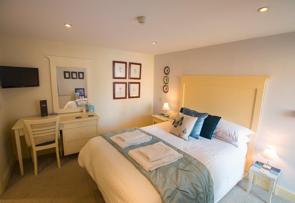 The Talbot Inn Cirencester Extérieur photo