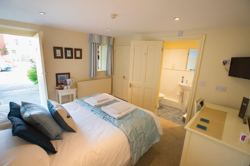The Talbot Inn Cirencester Extérieur photo