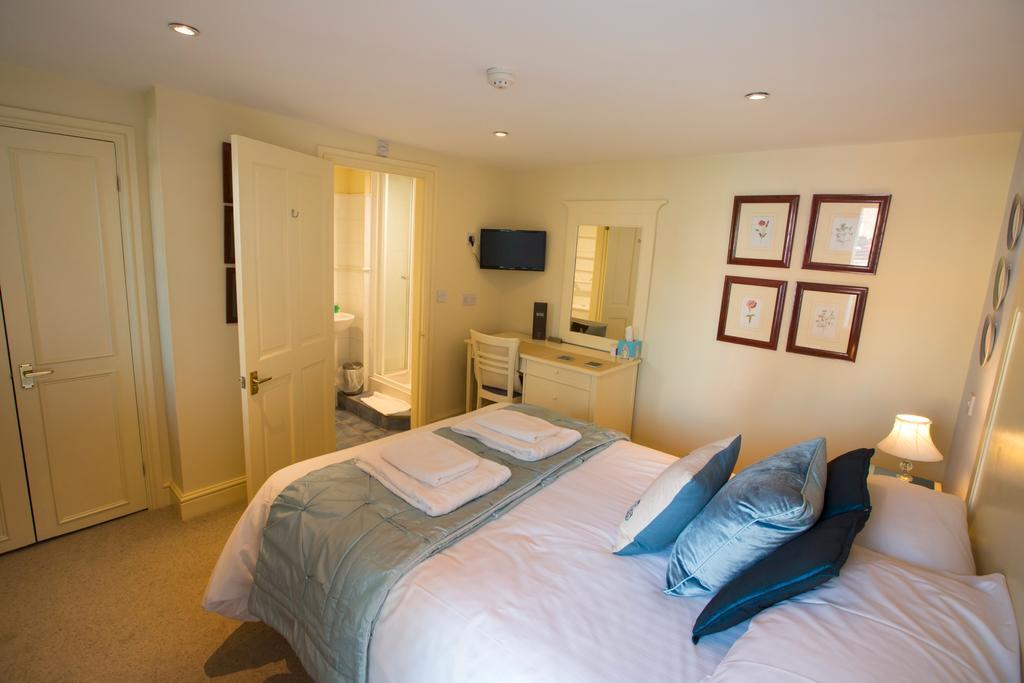The Talbot Inn Cirencester Extérieur photo