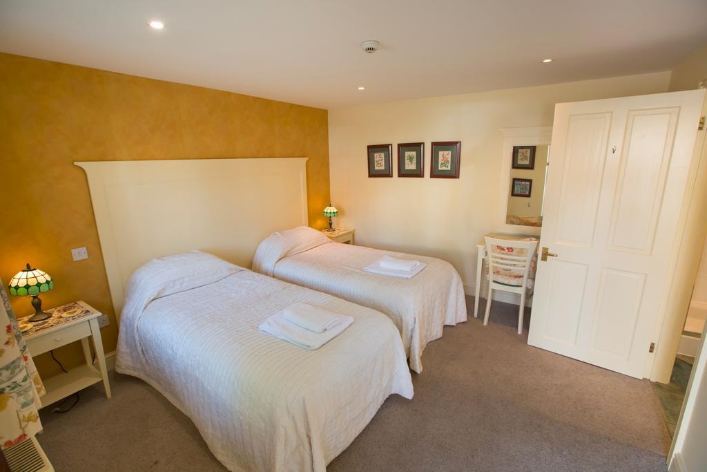 The Talbot Inn Cirencester Extérieur photo