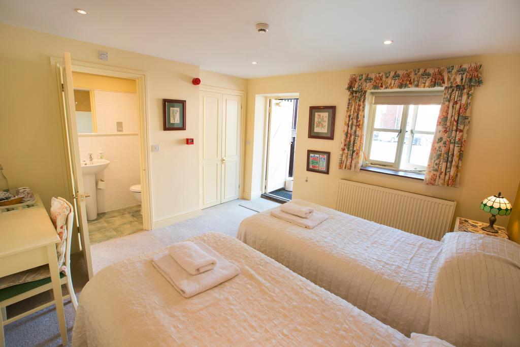 The Talbot Inn Cirencester Extérieur photo
