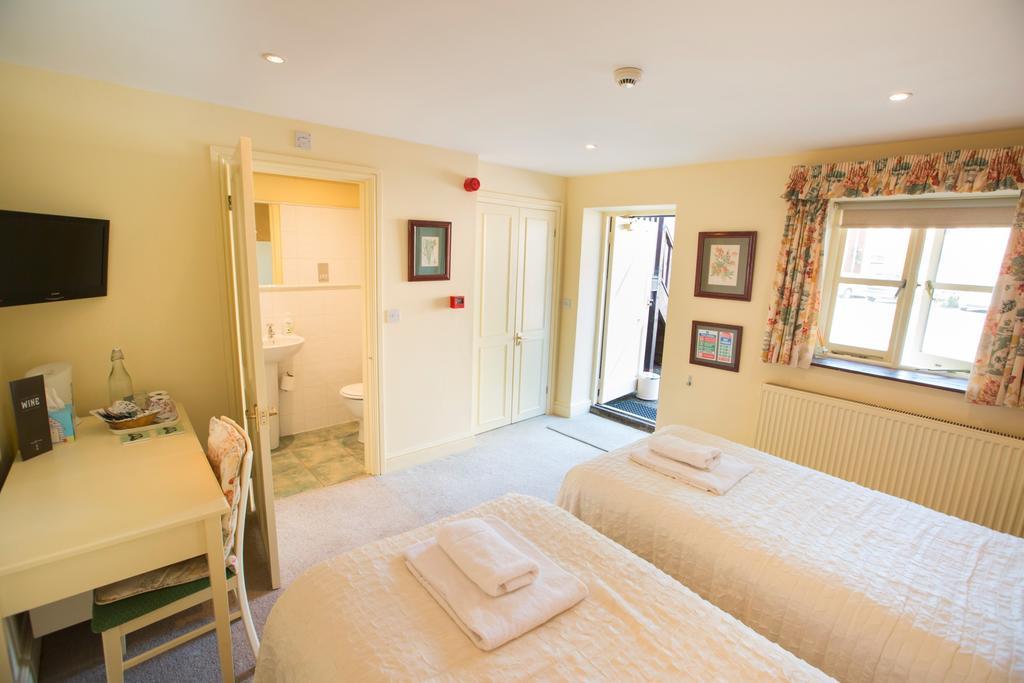The Talbot Inn Cirencester Extérieur photo