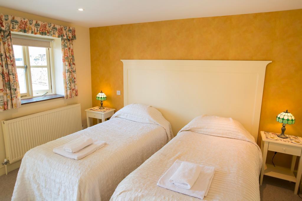 The Talbot Inn Cirencester Extérieur photo