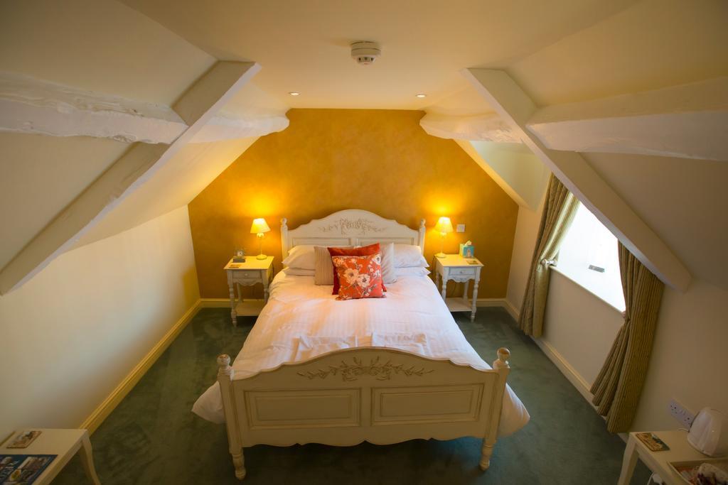 The Talbot Inn Cirencester Extérieur photo