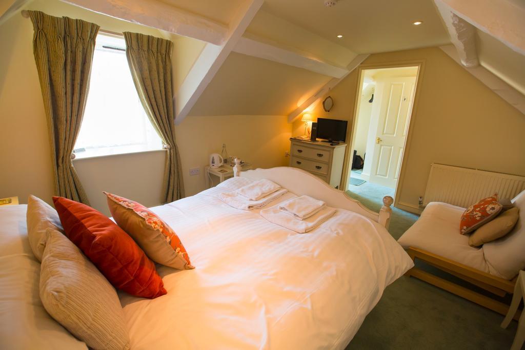 The Talbot Inn Cirencester Extérieur photo