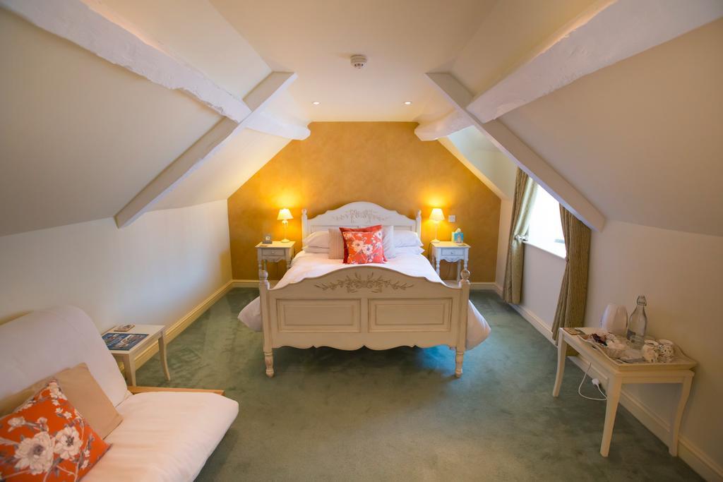 The Talbot Inn Cirencester Extérieur photo