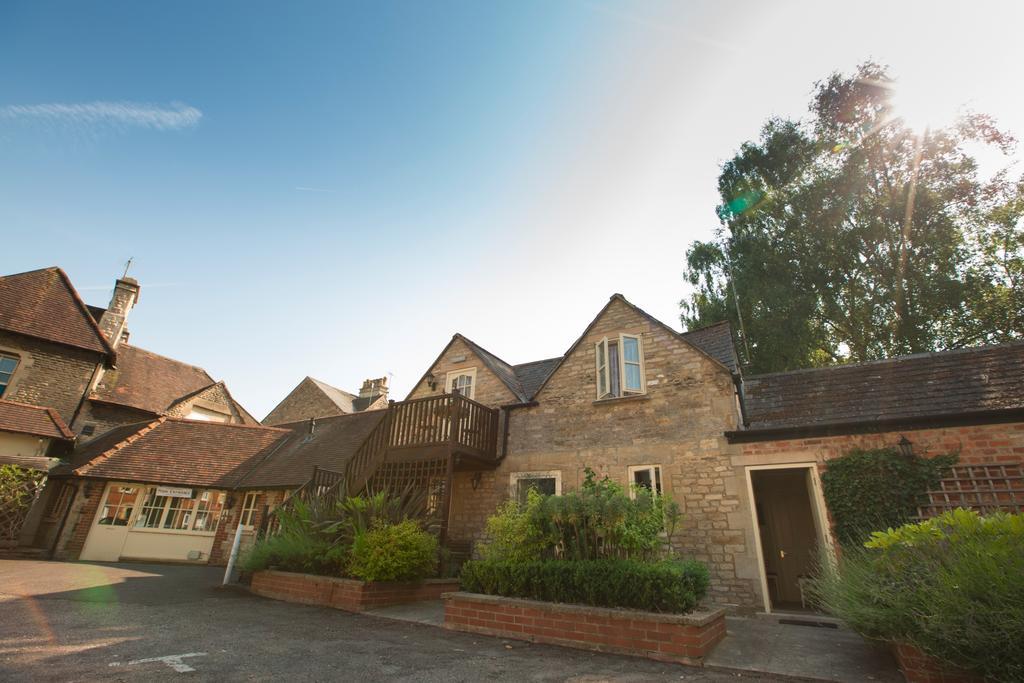 The Talbot Inn Cirencester Extérieur photo