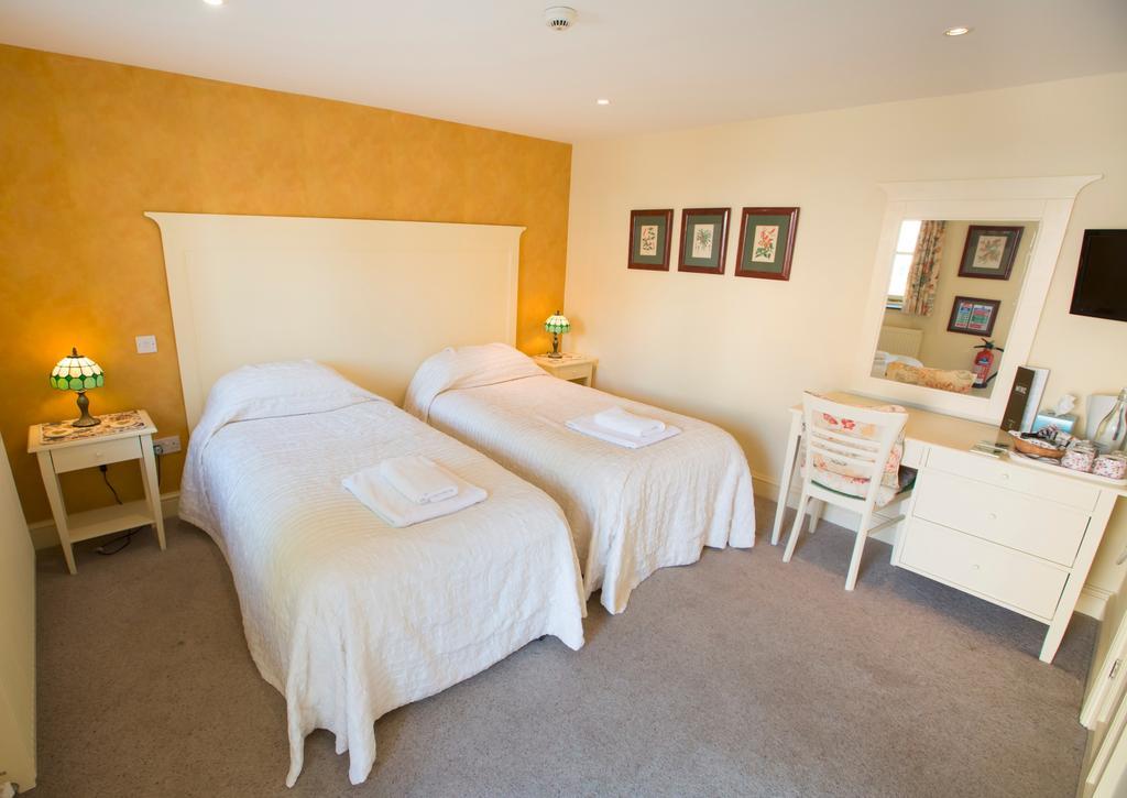 The Talbot Inn Cirencester Extérieur photo